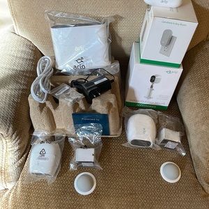 Arlo security system with some extras. Appears to be complete but check yourself